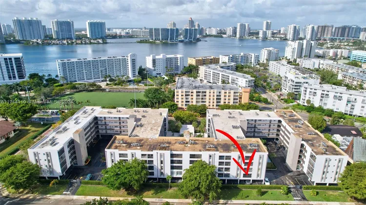 Le Cartier #224 image #29