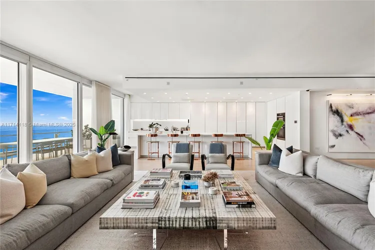 The Surf Club Four Seasons Hotel And Residences #N-1021 image #16