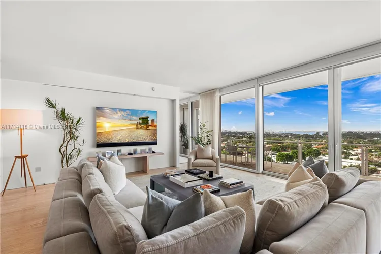 The Surf Club Four Seasons Hotel And Residences #N-1021 image #18