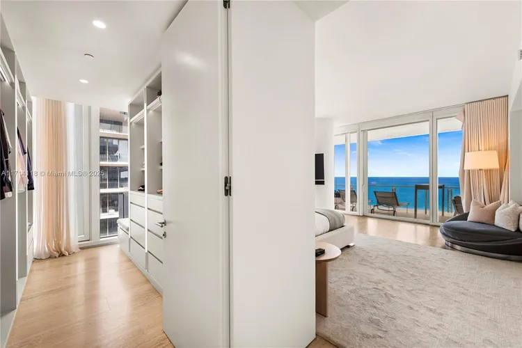 The Surf Club Four Seasons Hotel And Residences #N-1021 image #21