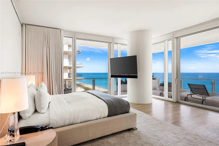 The Surf Club Four Seasons Hotel And Residences #N-1021 image #24