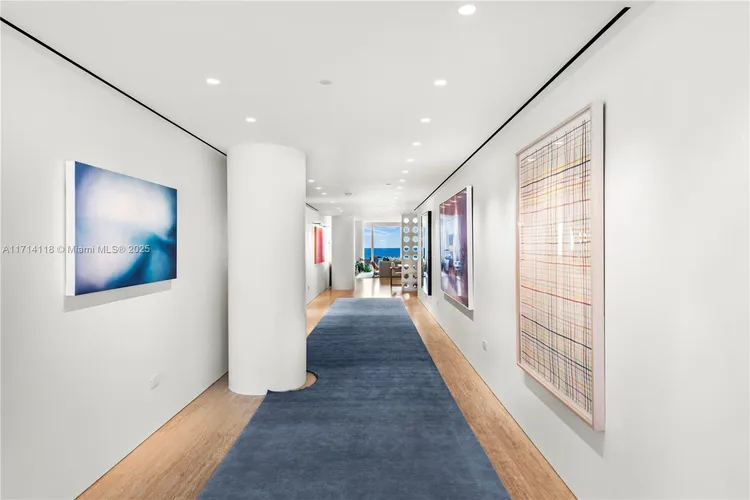 The Surf Club Four Seasons Hotel And Residences #N-1021 image #27