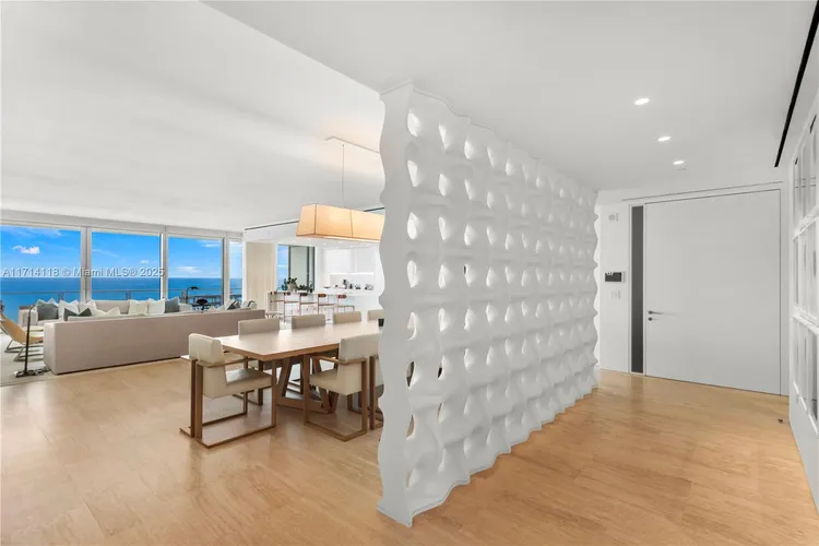 The Surf Club Four Seasons Hotel And Residences #N-1021 image #31
