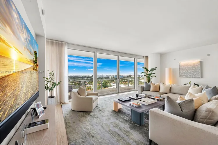 The Surf Club Four Seasons Hotel And Residences #N-1021 image #41