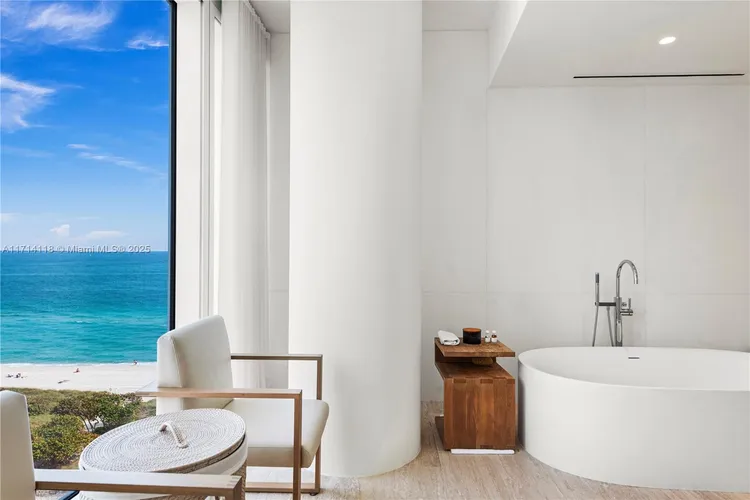 The Surf Club Four Seasons Hotel And Residences #N-1021 image #6