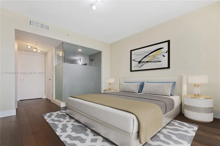 Mint #3811 image #10