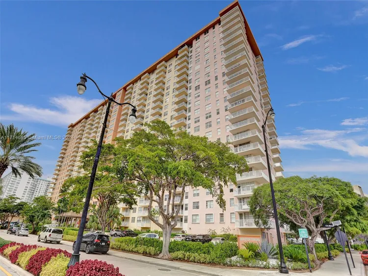 Winston Towers #2220 image #51