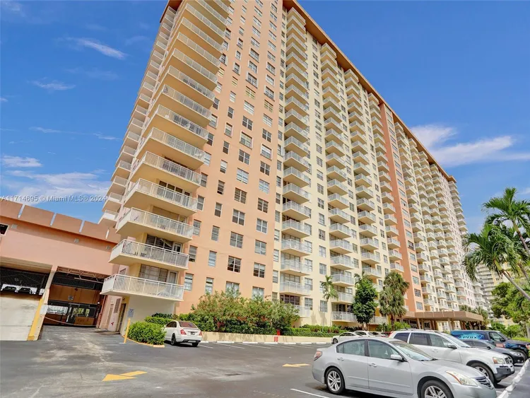 Winston Towers #2220 image #52