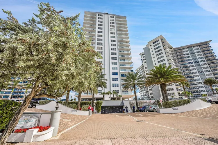 Regency Towers #1602 image #30