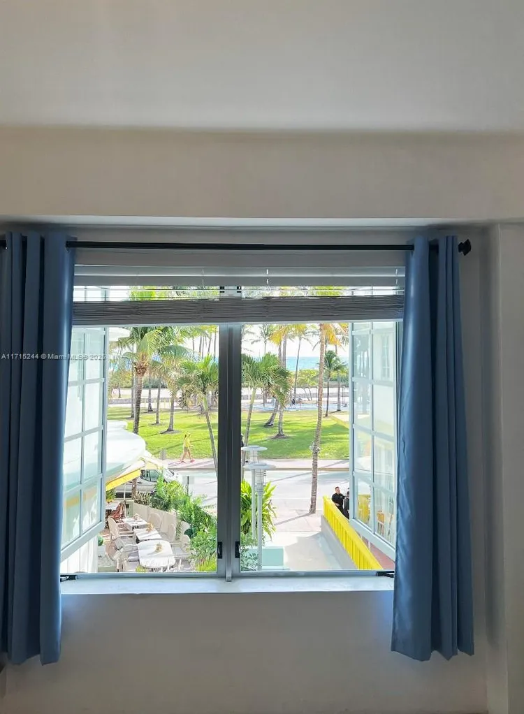 Carlyle Condo Hotel #3F image #10