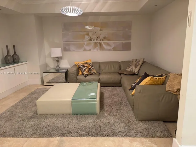 Hamptons South #409 image #8