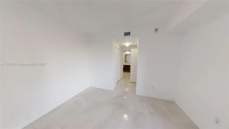 Aria on the Bay #801 image #12