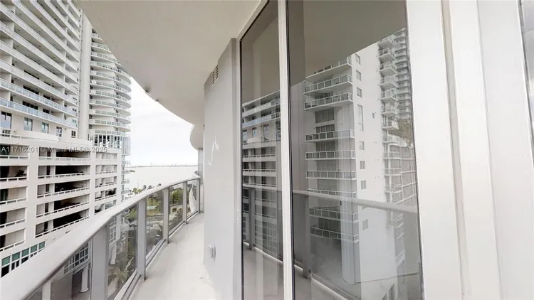 Aria on the Bay #801 image #15