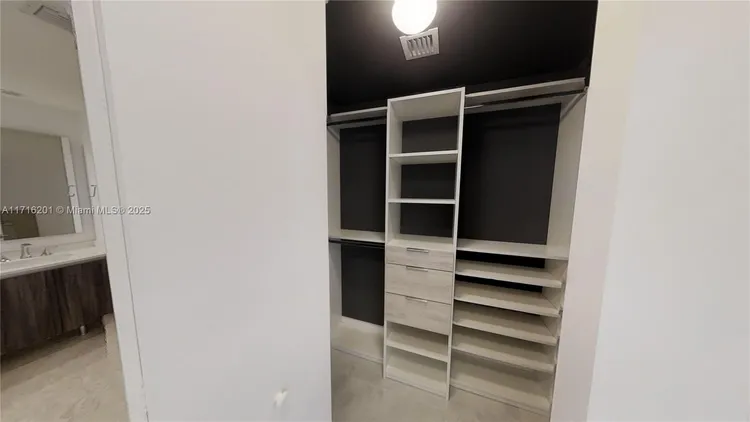 Aria on the Bay #801 image #17