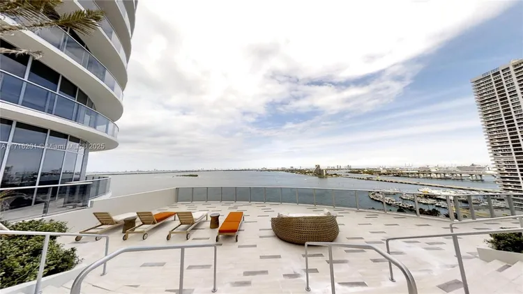 Aria on the Bay #801 image #19