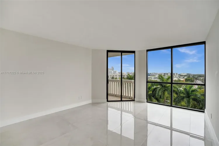 Williams Island 2000 #608 image #12