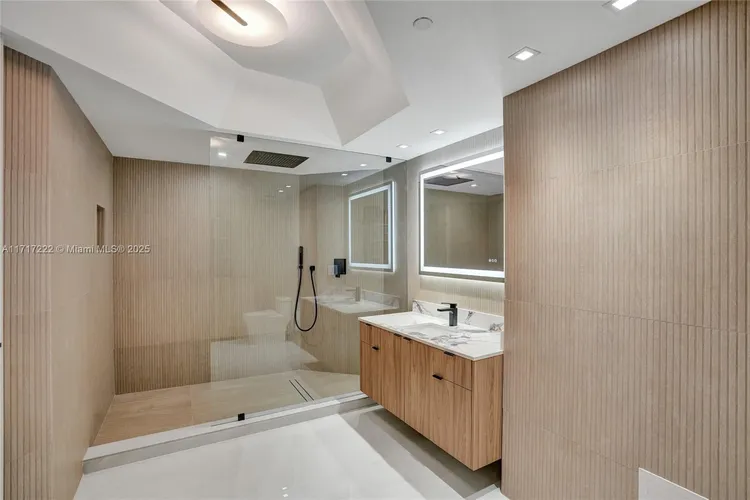 Williams Island 2000 #608 image #18