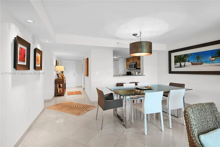 Skyline On Brickell #301 image #15