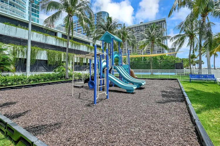 Skyline On Brickell #301 image #32