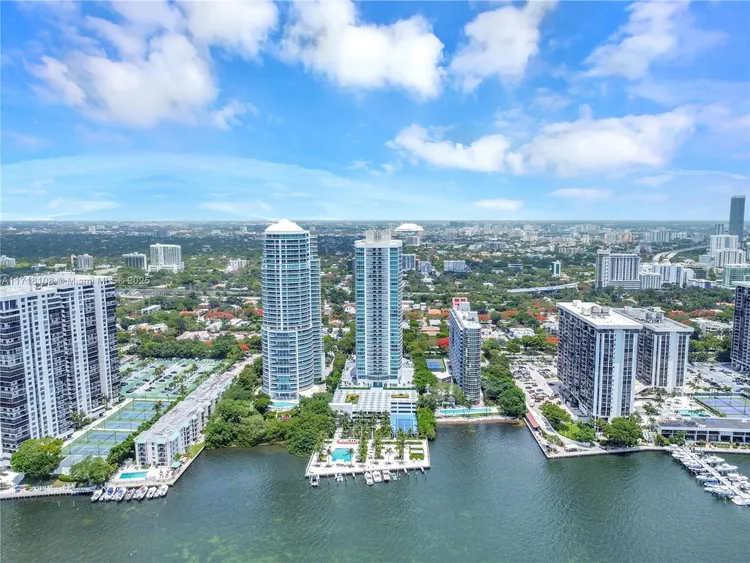 Skyline On Brickell #301 image #37