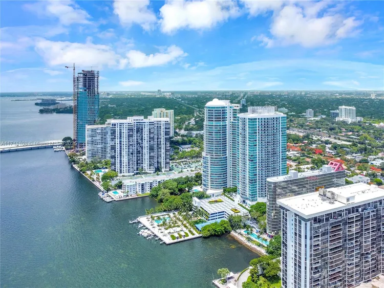 Skyline On Brickell #301 image #38