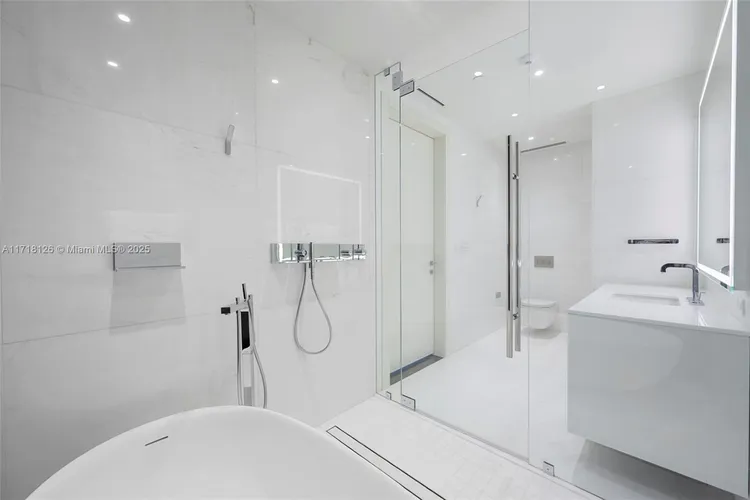 Aston Martin Residences #1105 image #10
