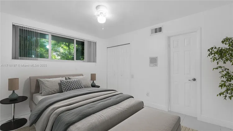 L Hermitage #58 image #14