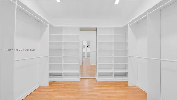 L Hermitage #58 image #16