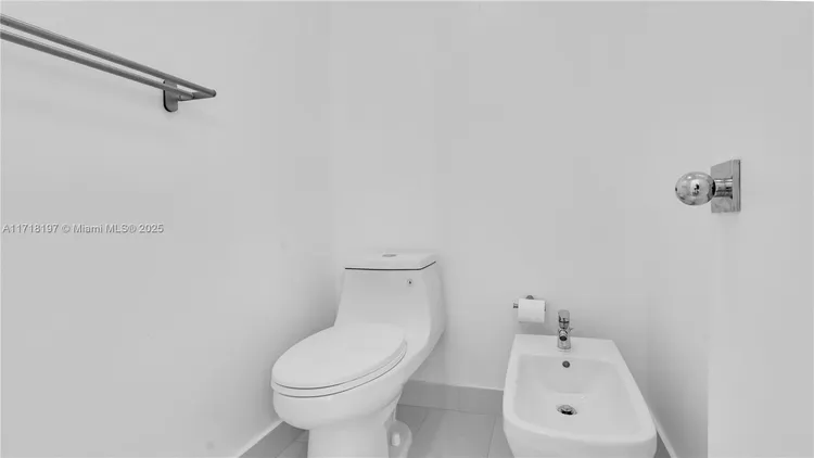 L Hermitage #58 image #24