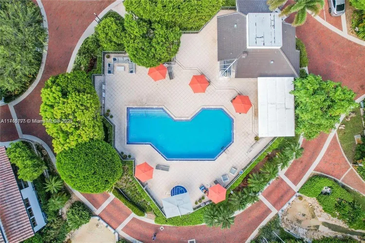 L Hermitage #58 image #27