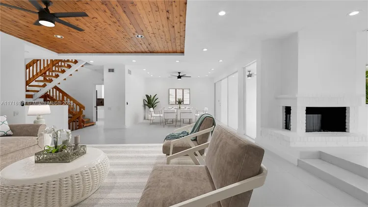 L Hermitage #58 image #6