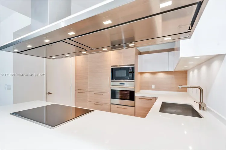 Marina Palms Yacht Club and Residences South Tower #1204 image #11
