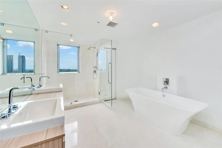 Marina Palms Yacht Club and Residences South Tower #1204 image #16