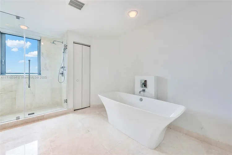 Marina Palms Yacht Club and Residences South Tower #1204 image #19