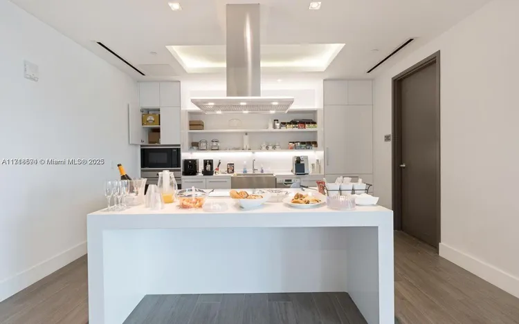 Marina Palms Yacht Club and Residences South Tower #1204 image #52