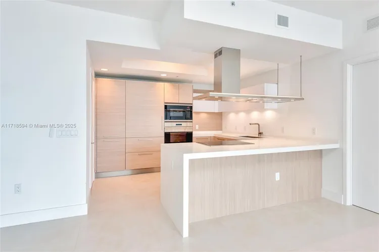 Marina Palms Yacht Club and Residences South Tower #1204 image #8