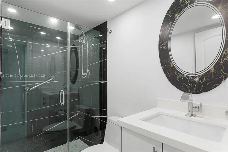 Burleigh House #624 image #11