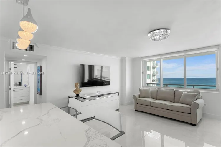 Burleigh House #624 image #7