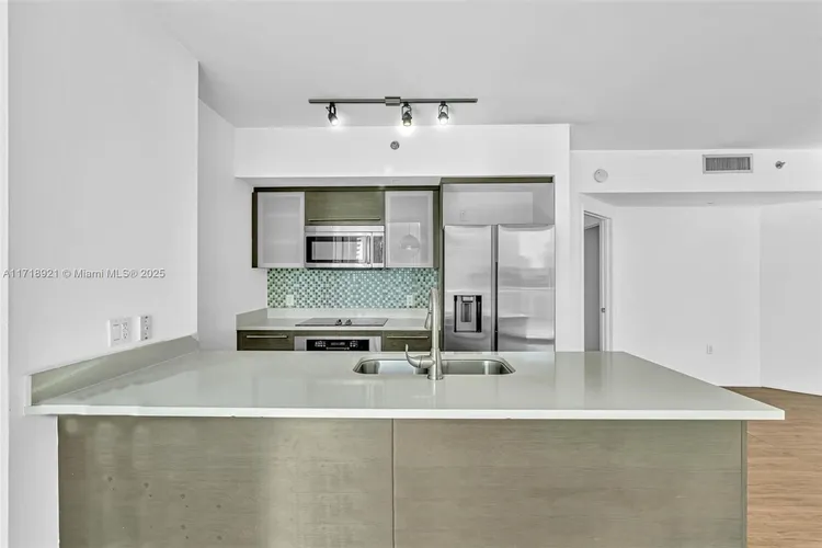 500 Brickell #2202 image #14
