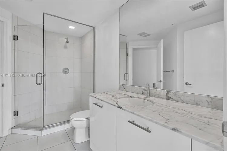 500 Brickell #2202 image #27