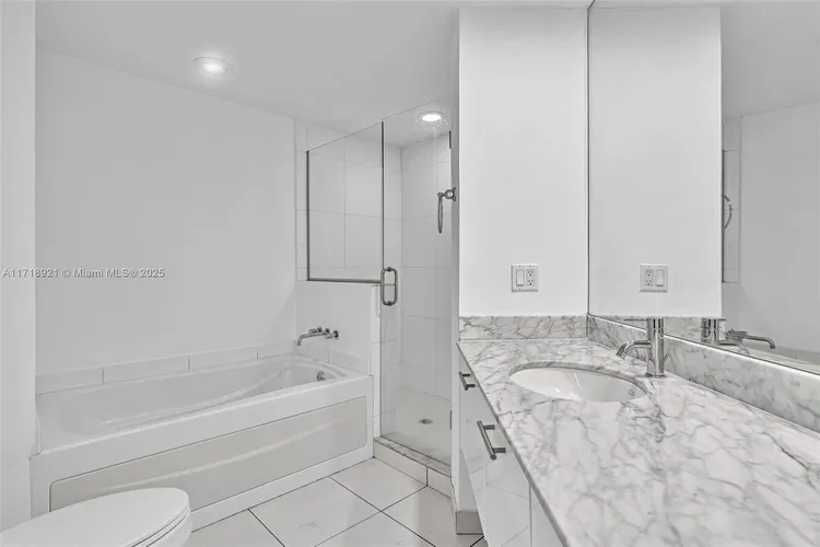 500 Brickell #2202 image #28