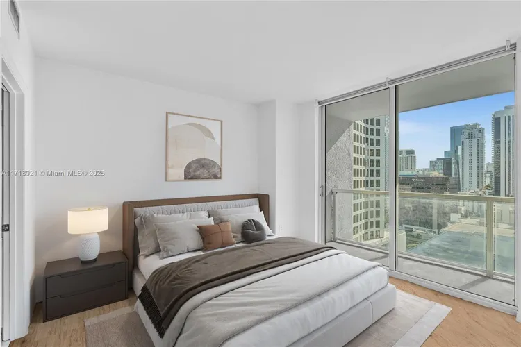 500 Brickell #2202 image #31