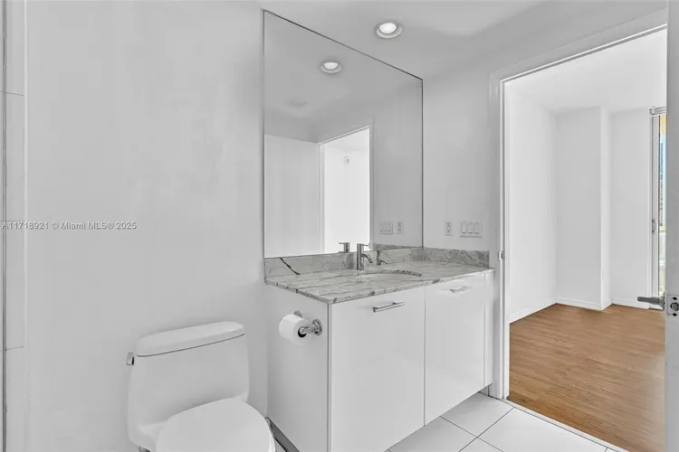 500 Brickell #2202 image #37
