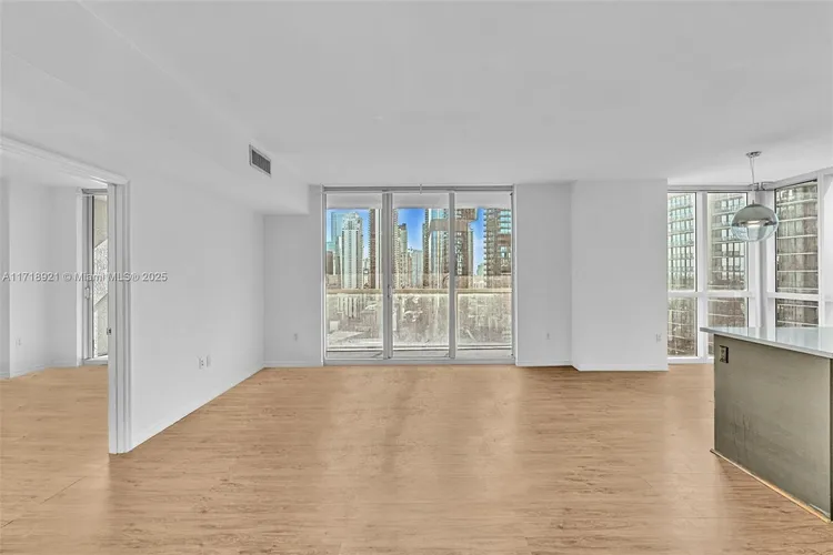 500 Brickell #2202 image #6