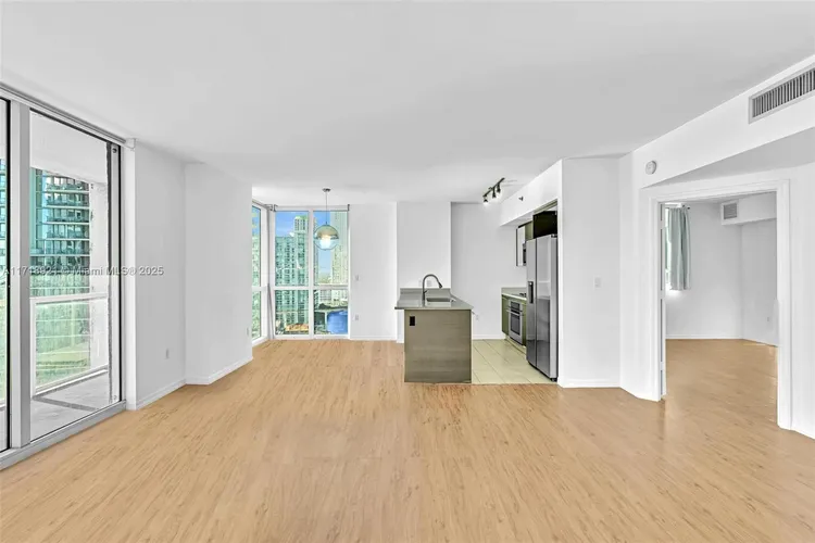 500 Brickell #2202 image #7