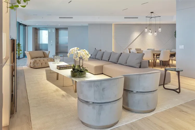 Porsche Design Tower #4705 image #10