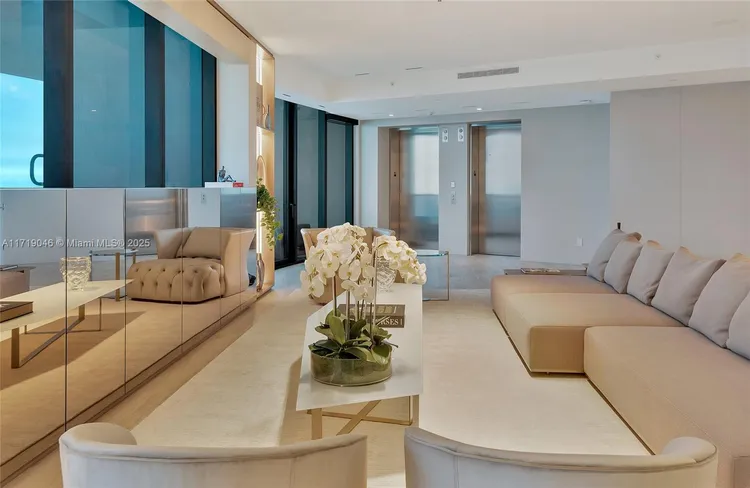 Porsche Design Tower #4705 image #11