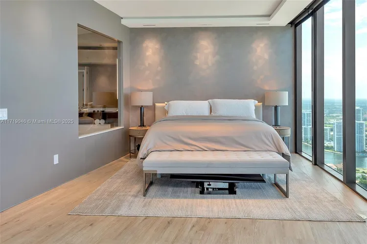 Porsche Design Tower #4705 image #20