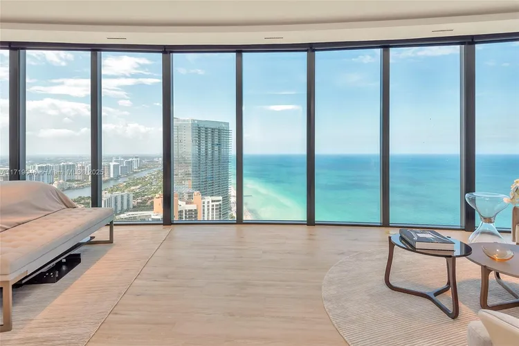 Porsche Design Tower #4705 image #21