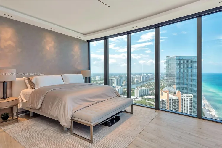 Porsche Design Tower #4705 image #23